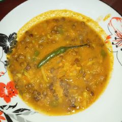 A picture of Kamande stew (green lentils).