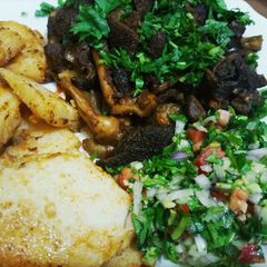 A picture of Ugali matumbo ft african salad.