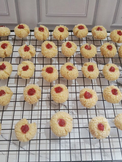 Foto resep Coconut Thumprint Cookies