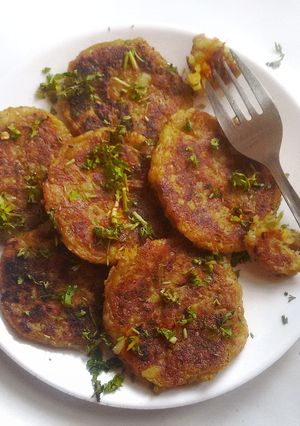 A picture of Aloo Tikki.