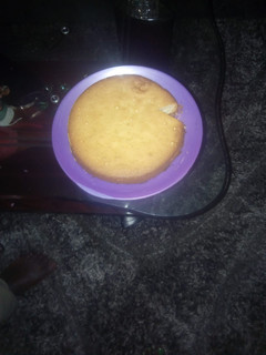 A picture of Spongy lemon cake.