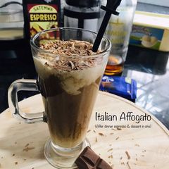 A picture of Italian Affogato.