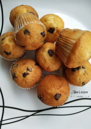 A picture of Vanilla chocochips muffins.