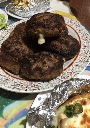 صورة لوصفة برجر بحشوه الموتزاريلا