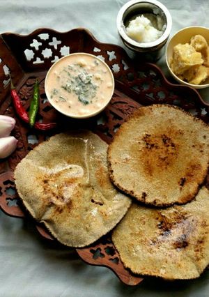 बाजरे की रोटी रेसिपी मुख्य फोटो