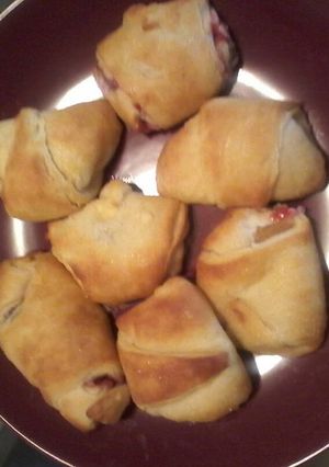 A picture of Cheesecake Crescents.