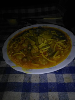 Una foto de Fideos "gordos" con verduras