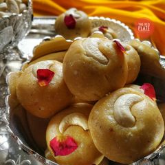 A picture of No-cook Roasted split gram laddu | Putani hittina laddu.
