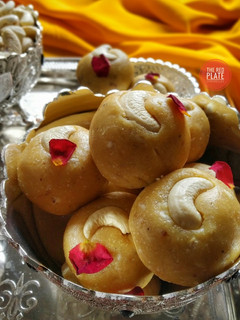 A picture of No-cook Roasted split gram laddu | Putani hittina laddu.