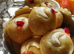 A picture of No-cook Roasted split gram laddu | Putani hittina laddu.