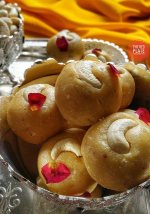 A picture of No-cook Roasted split gram laddu | Putani hittina laddu.