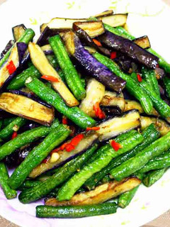 【厚生廚房】菜豆炒茄子 的食譜成品照片
