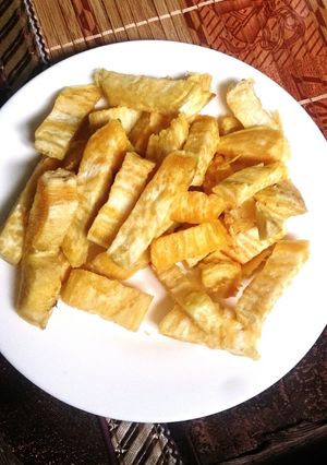 Hình của món Khoai lang chiên bơ với nồi chiên không dầu.