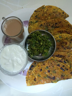 થેપલા (Thepla Recipe in Gujarati) રેસીપી મુખ્ય ફોટો
