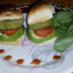 A picture of Oats tikki burger.
