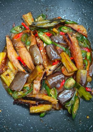 Foto resep Tumis Ikan dan Terong