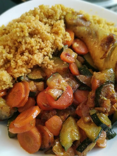 Una foto de Couscous con verduritas y pollo