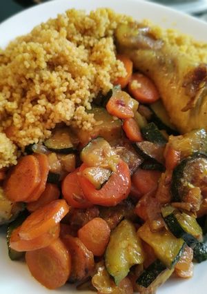 Una foto de Couscous con verduritas y pollo