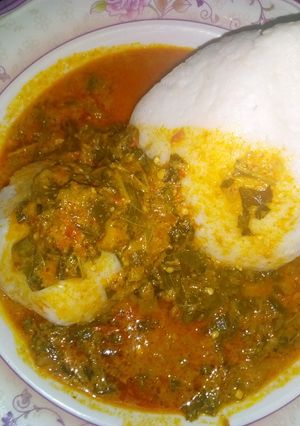 A picture of Tuwon shinkafa da taushe.