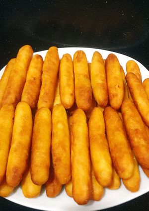Hình của món Bánh khoai lang que giòn rụm.