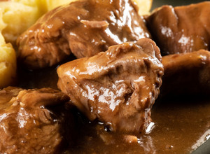 Una foto de Sudado de carne con cerveza y miel