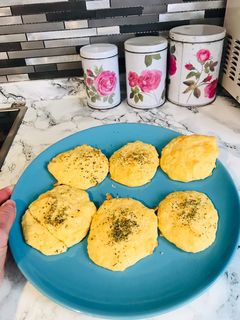 Una foto de Panecillos de queso🧀🥯