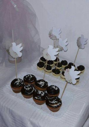 Una foto de Ganache de chocolate fácil para cupcakes o alfajorcitos