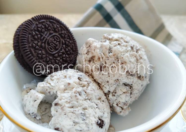 Vanilla Oreo Ice Cream