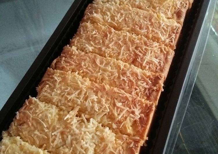 Cara mudah Menyiapkan Bolu keju panggang ekonomis yang Enak
