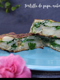 Una foto de Tortilla de papa, nabo y acelga