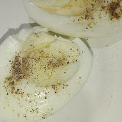 A picture of Boiled eggs with Chat masala.