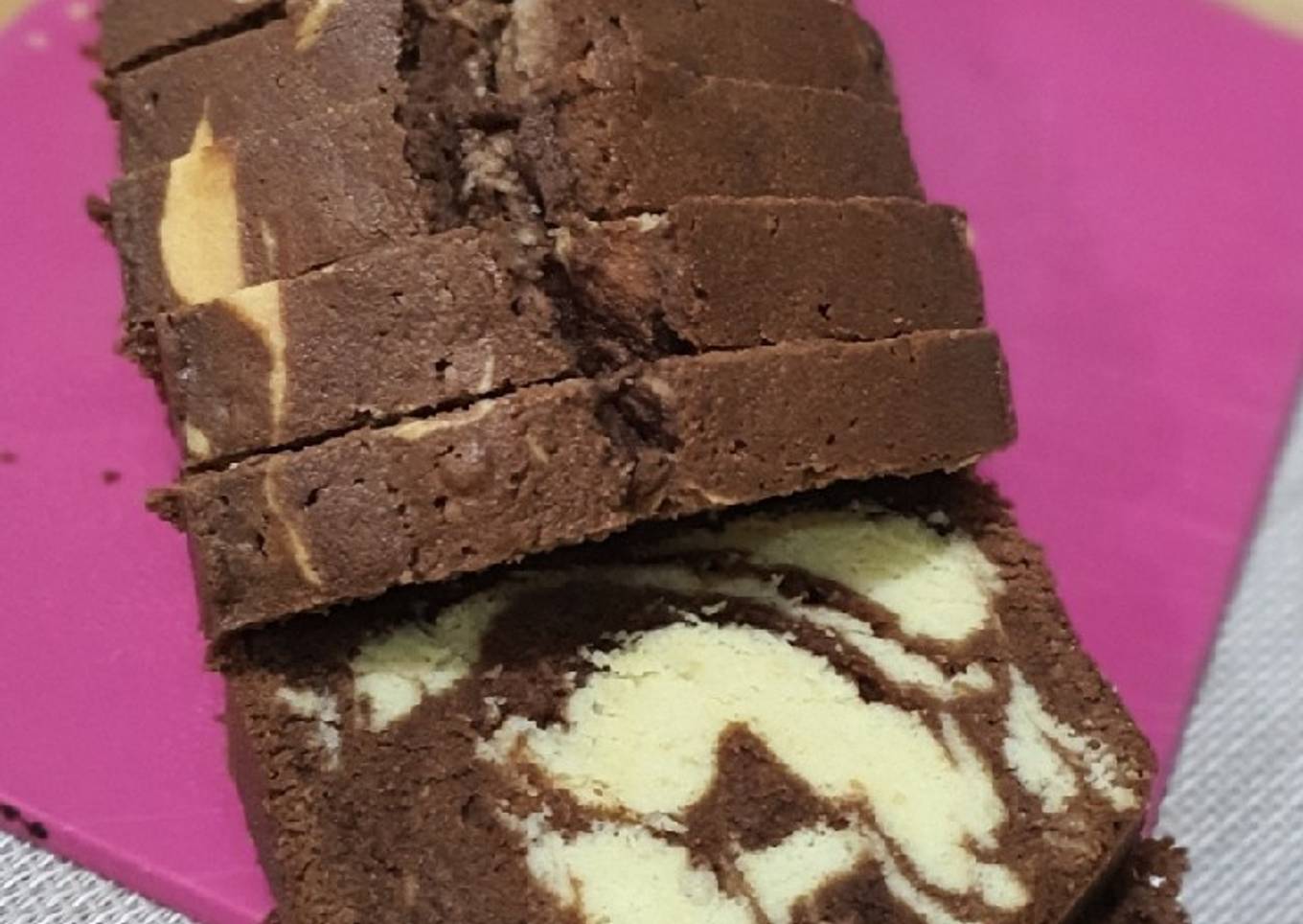 Chocolate marble cake