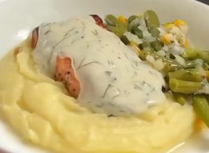 Foto de Salmão com Molho de Limão e Endro