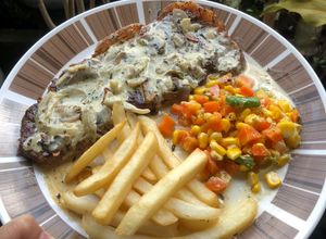 Foto resep Sirloin Steak with Mushroom Sauce