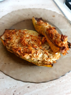 Tonhalas rizzsel töltött cukkini recept fotója