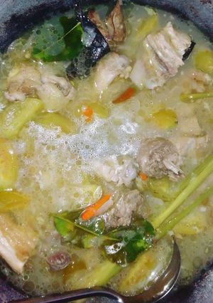 Foto resep Garang asem ayam kampung no daun pisang no santan no ribet