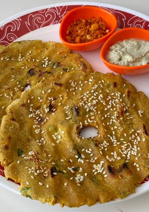 मराठवाडा फेमस धपाटे (dhapate recipe in marathi) रेसिपी चे मुख्य फोटो 