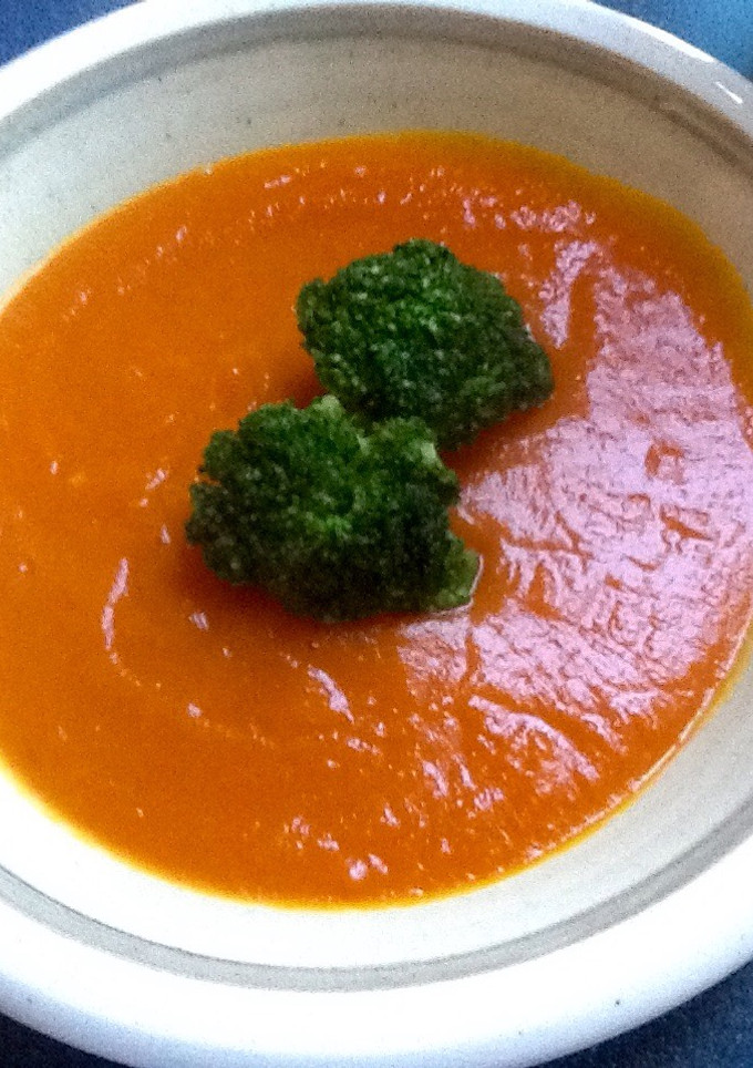 Una foto de Puré de zanahoria al curry con brócoli