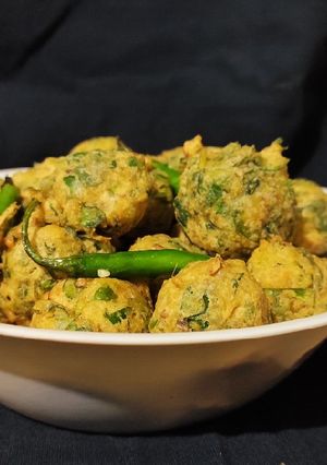मेथी के पकौड़े (Methi ke pakode recipe in hindi) रेसिपी मुख्य फोटो