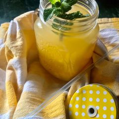 A picture of Fresh Pineapple Ginger Juice.