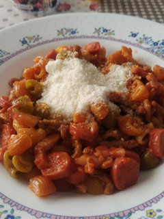 Una foto de Pasta con tomate y carne picada