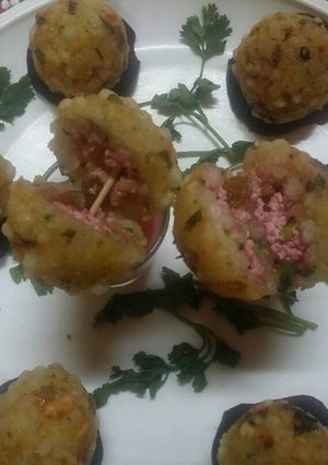 A picture of Beetroot Paneer Stuffed Sagoo Bombs.