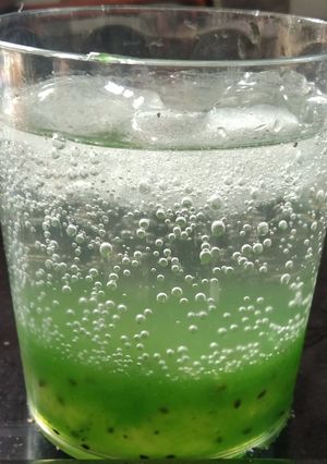 ડબલ લેયર મોકટેલ (Double Layer Mocktail Recipe In Gujarati) રેસીપી મુખ્ય ફોટો
