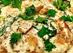 Foto resep Chicken in Creamy Mushroom Sauce & Spinach