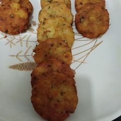 A picture of Crispy Alu tikki.