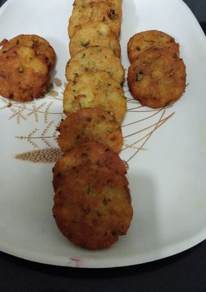 A picture of Crispy Alu tikki.