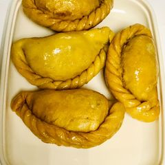 A picture of Mawa puris/ Gujiya.