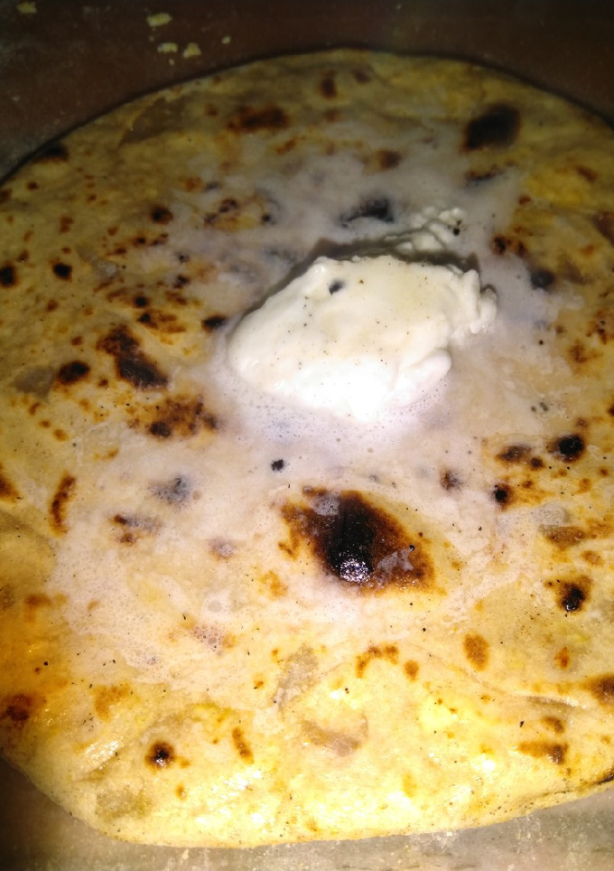 A picture of Paneer and onion ka Parantha.