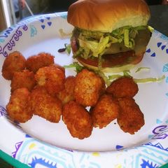 A picture of Taco burgers.