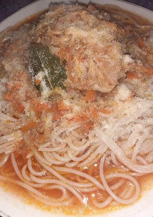 Una foto de Salsa de Pollo con Spaghetti